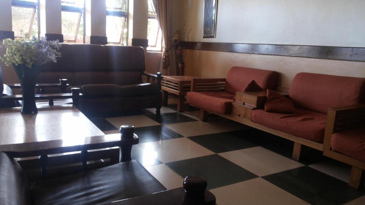Palema Crown Hotel Gulu ภายนอก รูปภาพ