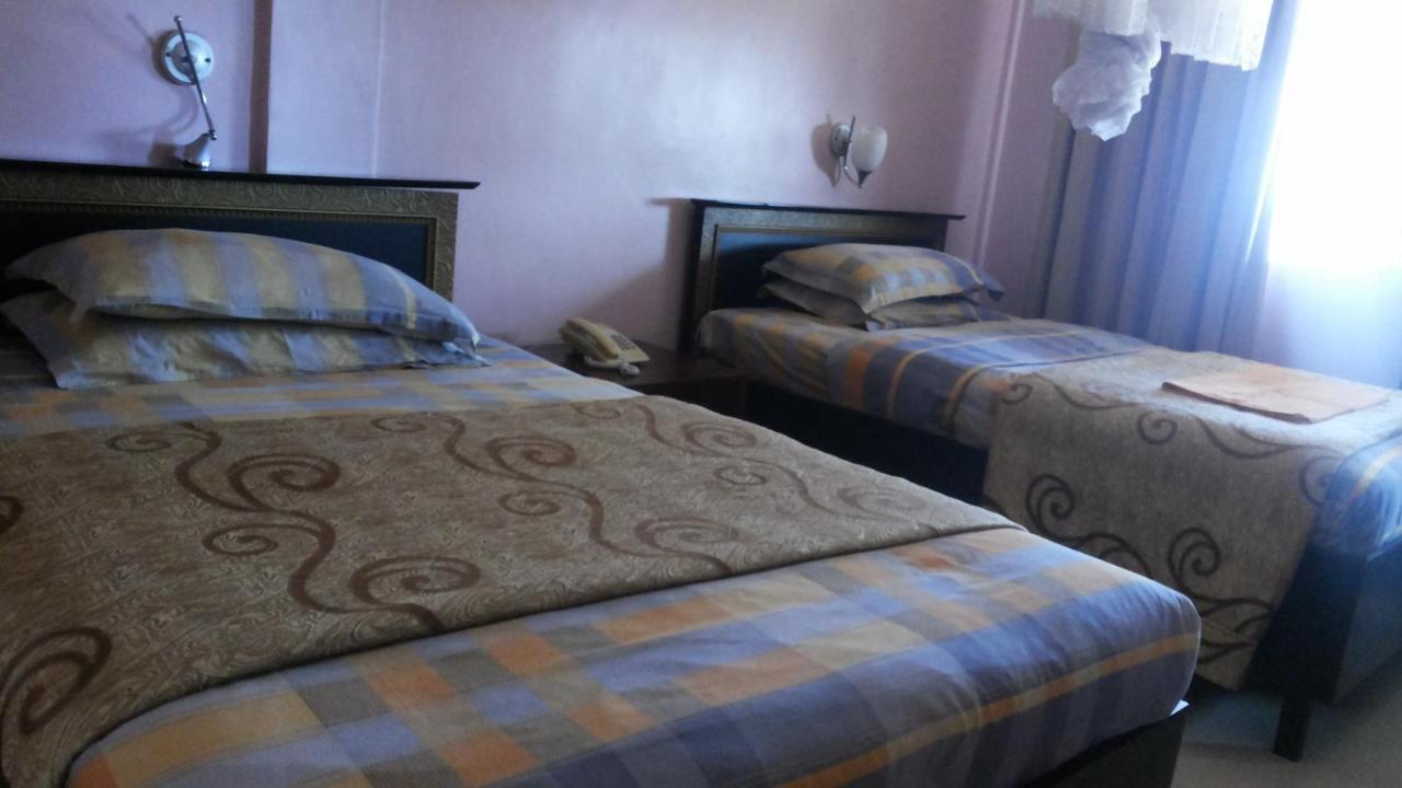 Palema Crown Hotel Gulu ภายนอก รูปภาพ