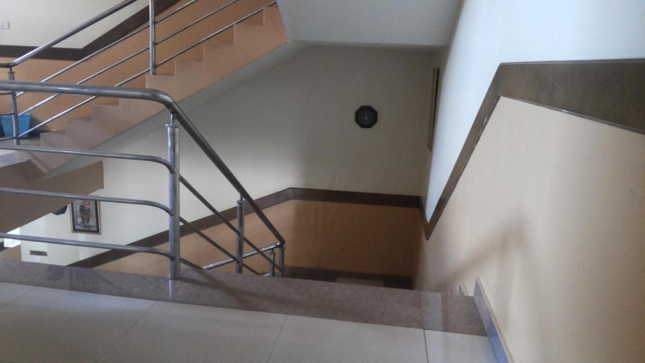 Palema Crown Hotel Gulu ภายนอก รูปภาพ