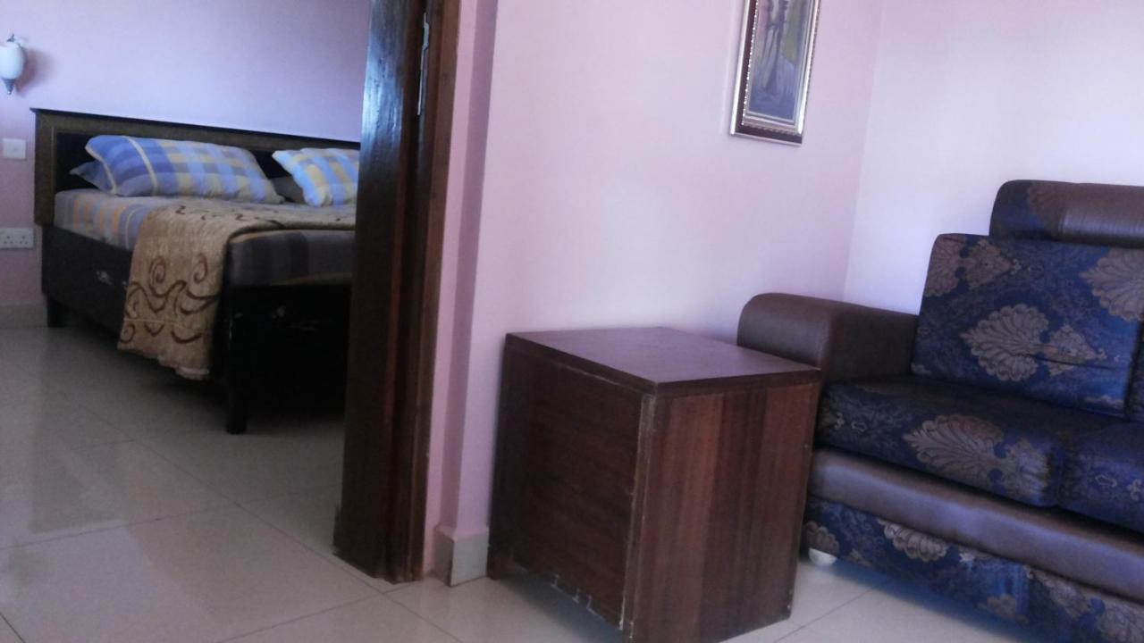 Palema Crown Hotel Gulu ภายนอก รูปภาพ