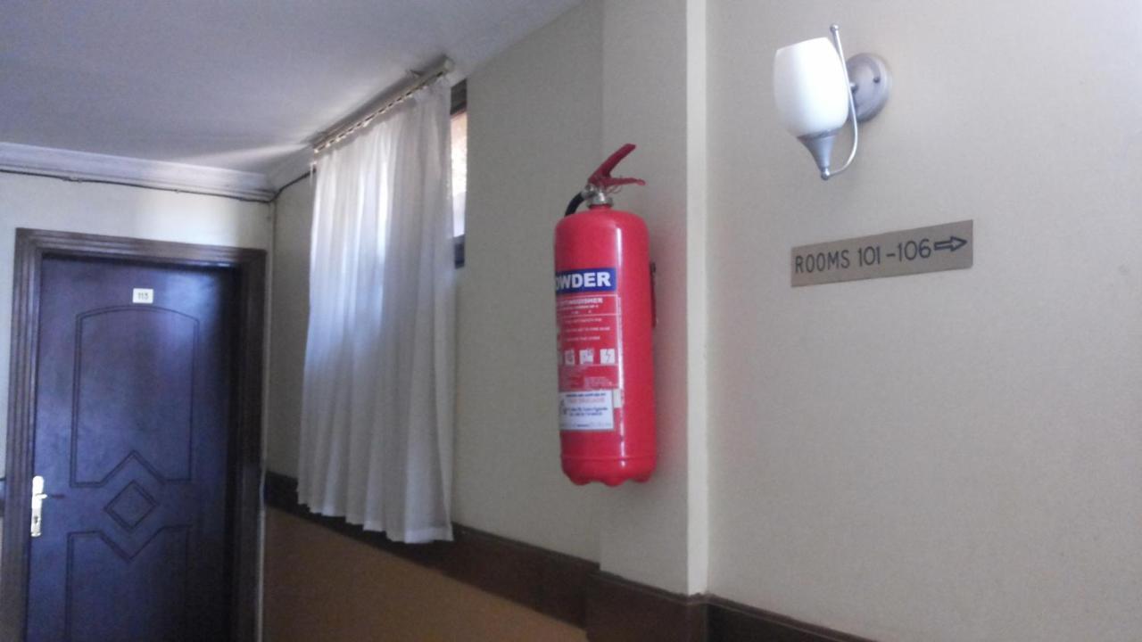 Palema Crown Hotel Gulu ภายนอก รูปภาพ