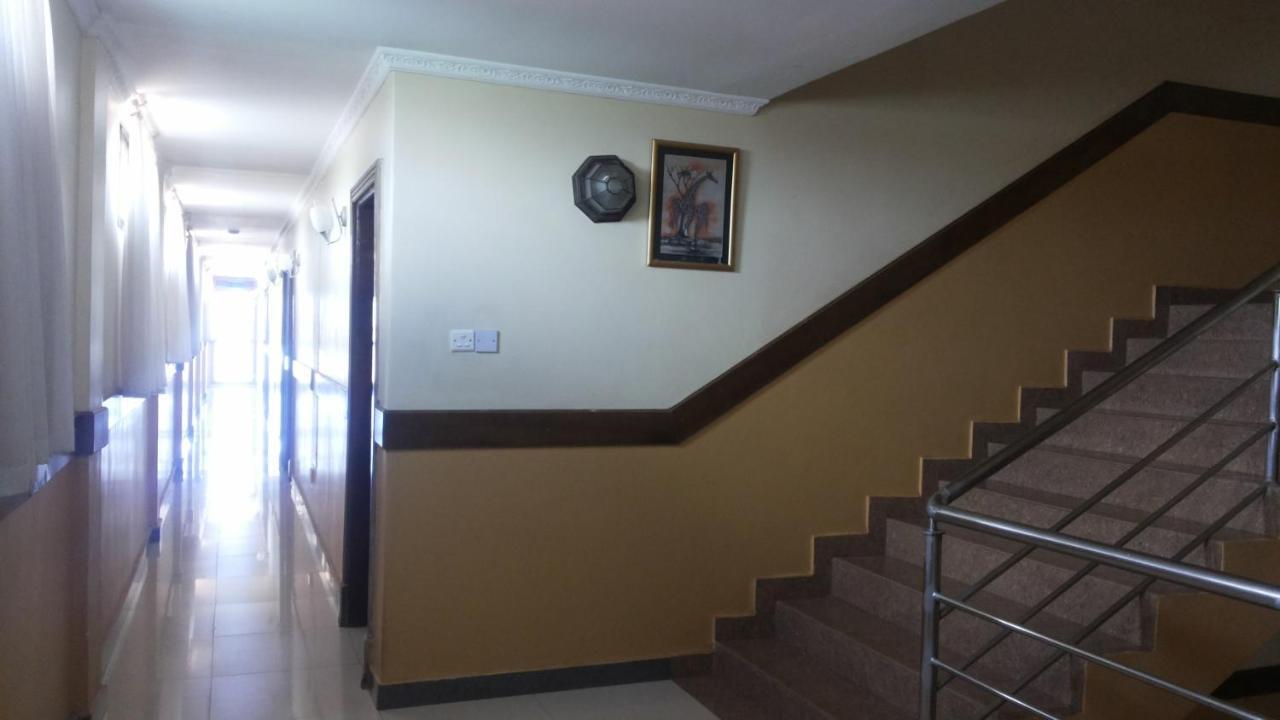Palema Crown Hotel Gulu ภายนอก รูปภาพ