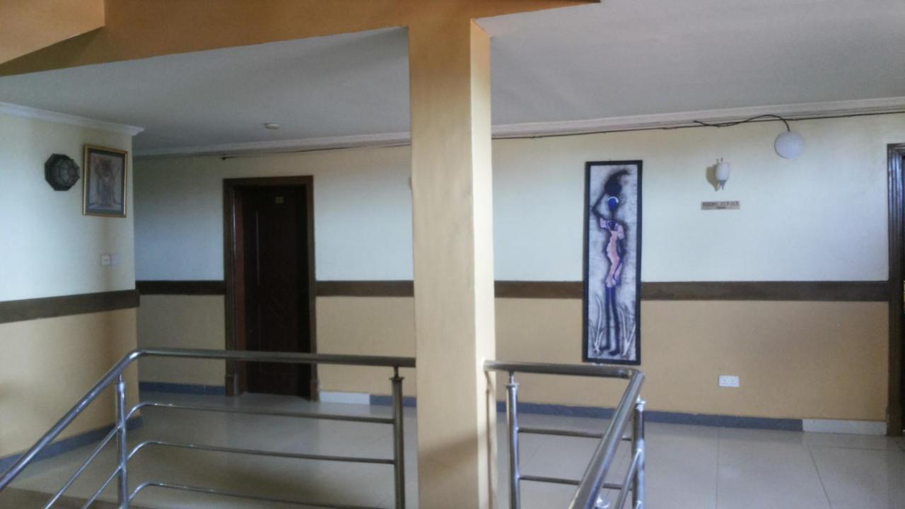 Palema Crown Hotel Gulu ภายนอก รูปภาพ