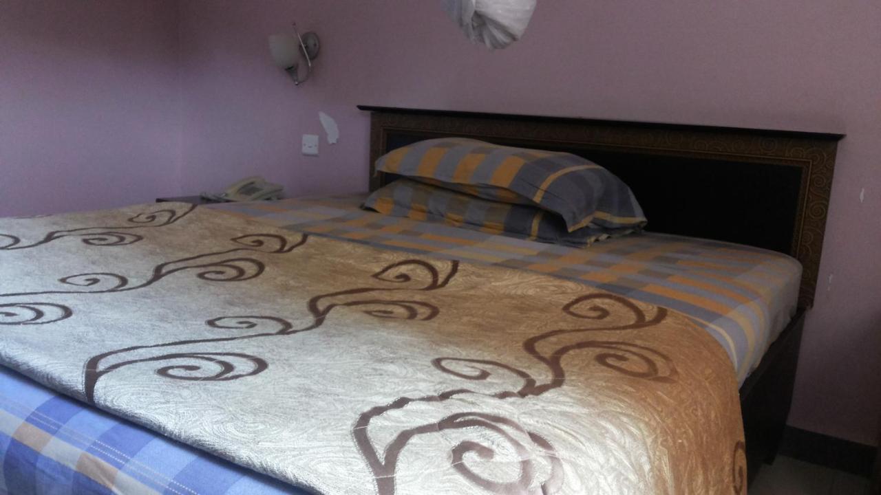 Palema Crown Hotel Gulu ภายนอก รูปภาพ